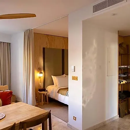 Mob Cannes ホテル 4*